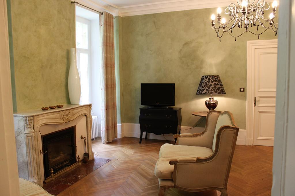 Chambres D'Hotes Chateau De Viviez ภายนอก รูปภาพ