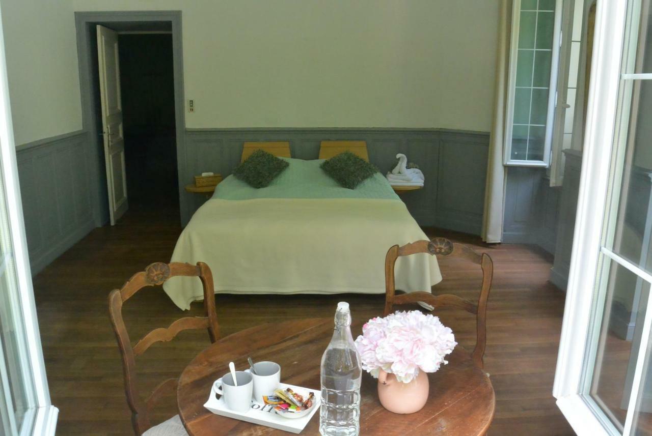 Chambres D'Hotes Chateau De Viviez ภายนอก รูปภาพ